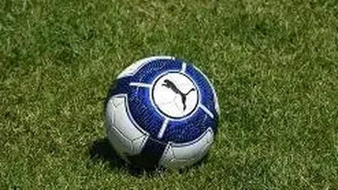 泪洒赛场！吉喆4载荣耀历程，奖杯背后更显英雄本色