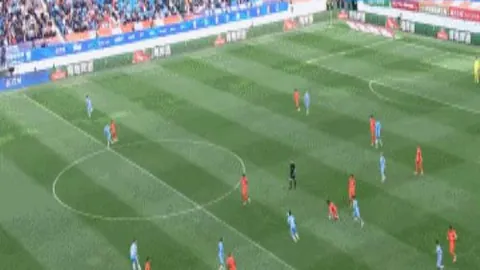 日本非东道主队率先挺进世界杯决赛圈